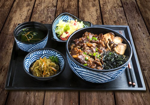 烤牛肉丼饭